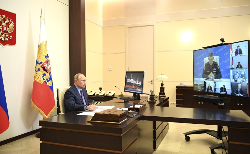 Евгений Зиничев доложил Владимиру Путину о мерах по ликвидации разлива дизельного топлива в Красноярском крае