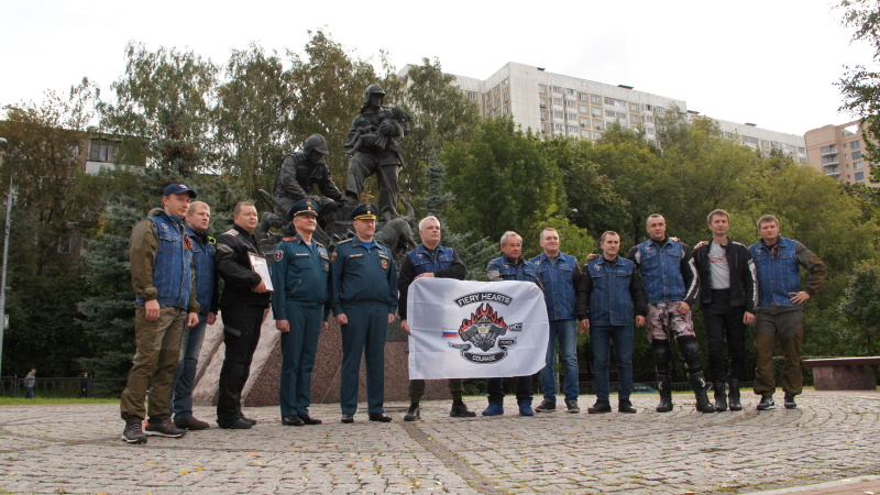 В Москве стартовал мотопробег пожарных и спасателей по местам воинской славы