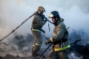 Пожар в девятиэтажке: десять человек спасены