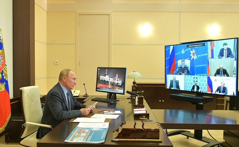 Евгений Зиничев доложил Владимиру Путину о ликвидации последствий пожаров в Рязанской области