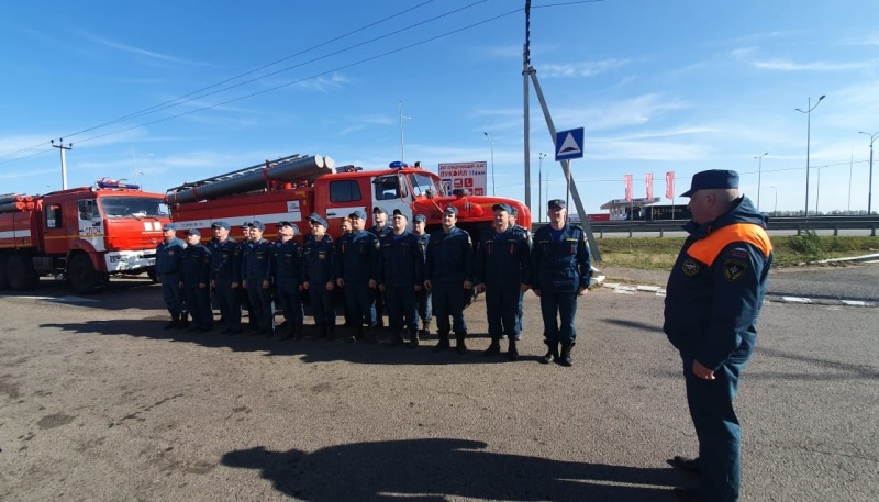 Министр МЧС России поручил направить в Воронежскую и Ростовскую области  дополнительные силы и средства для тушения природных пожаров