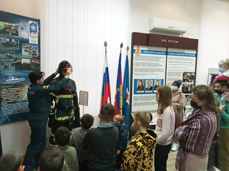 В Рождественские каникулы Краснодарскую краевую пожарно-техническую выставку Главного управления МЧС России по Краснодарскому краю посетили дети