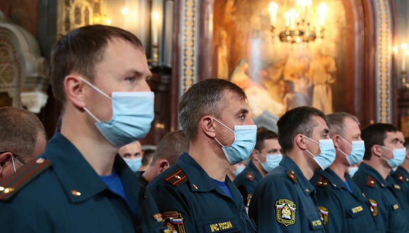 Спасатели и пожарные приняли участие в благодарственном молебне в честь образа Божьей Матери «Неопалимая Купина»